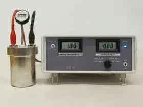 Instrumento para mediação de resistividade elétrica nas amostras de óleo TAND220A